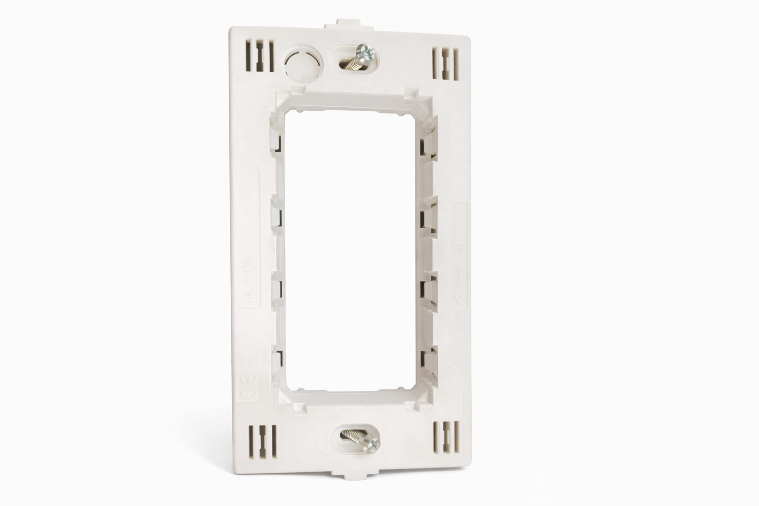 bticino-supportotelaio-4-moduli-per-scatola-incasso-living-livinglight